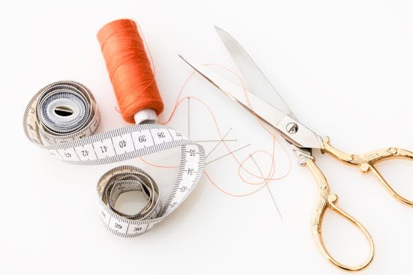 Découvrez la mercerie : accessoires indispensables pour coudre !